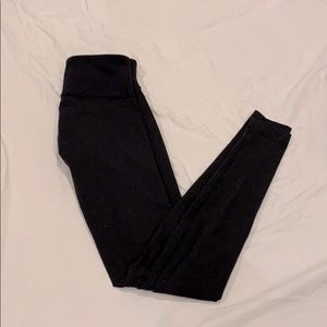 Black lulu lemon leggings